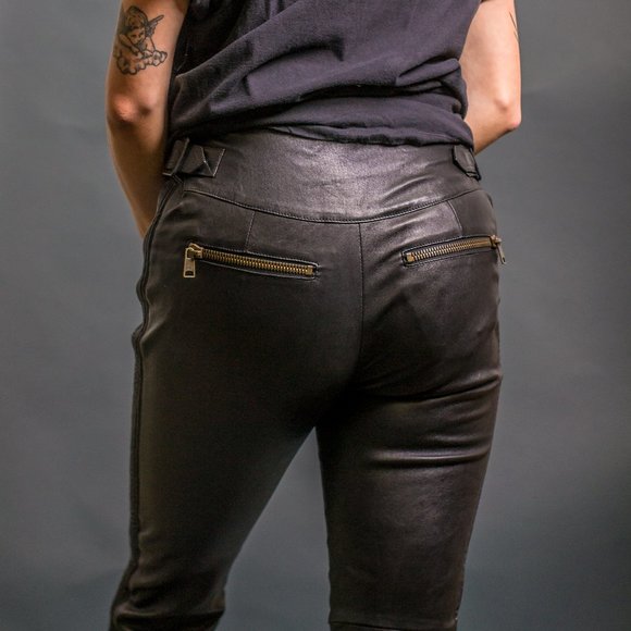NEVER WORN Leather Pants by Alexander McQueen - Picture 4 of 6